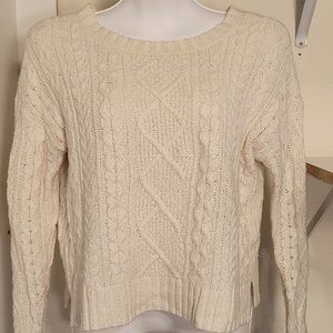 Semi-CropTop Cream Sweater